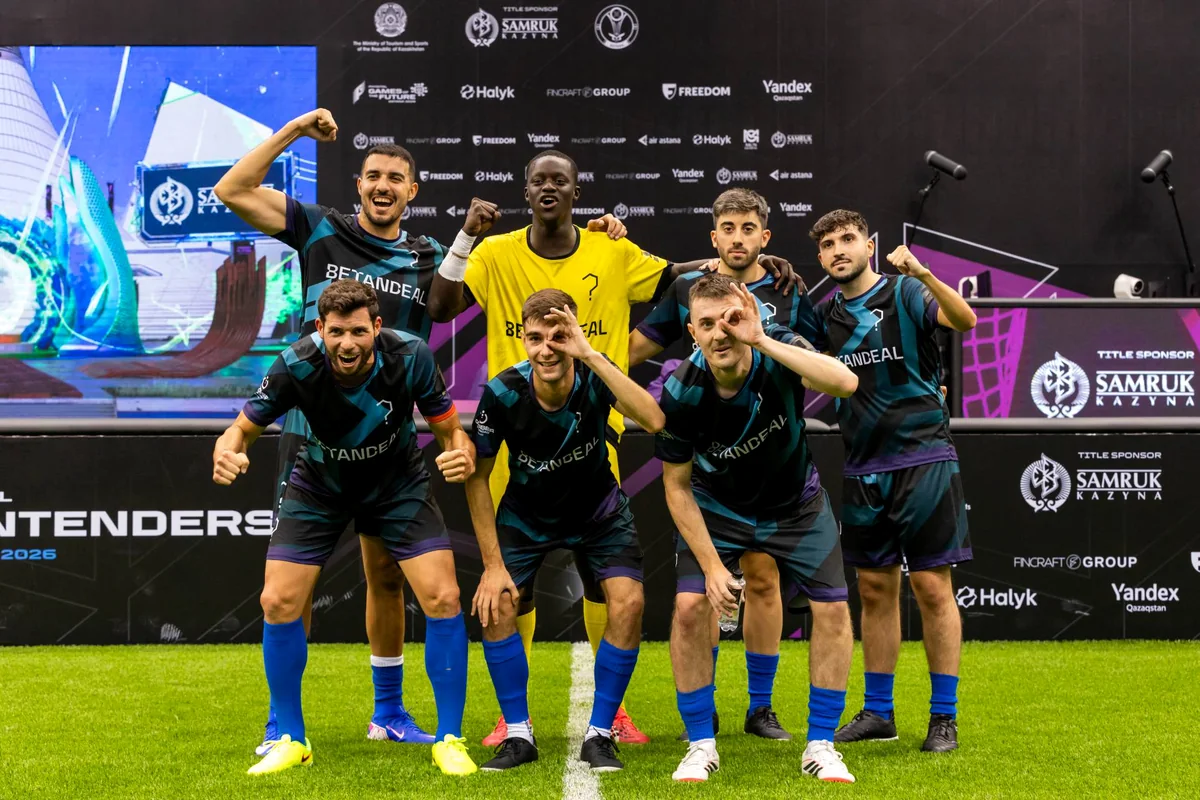 Equipo celebrando la victoria
