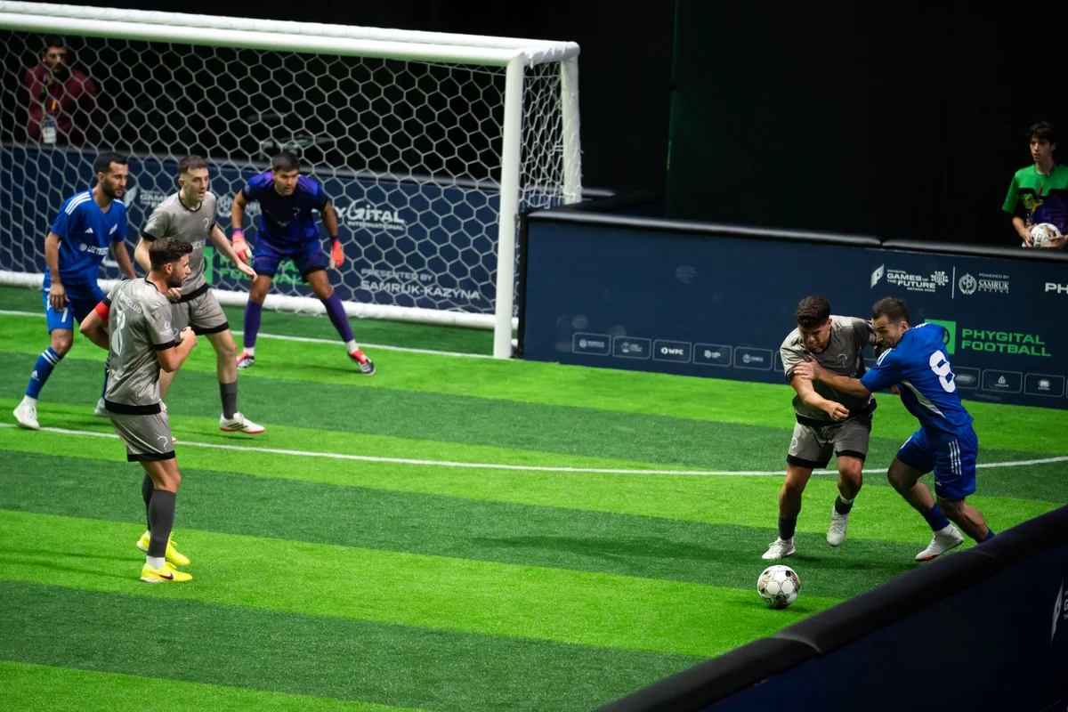 Partido de fútbol en la fase física